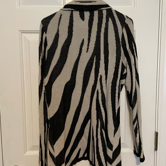 S Dana Buchman Zebra Cardigan - Picture 2 of 3
